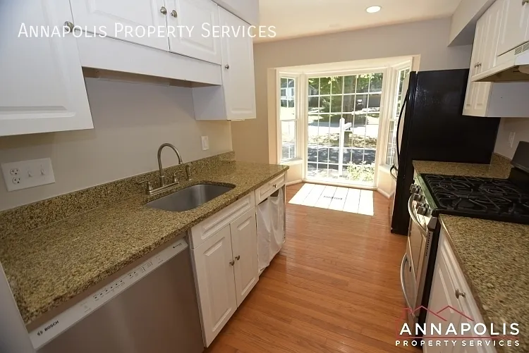 1650 Albermarle Dr — Photo 4