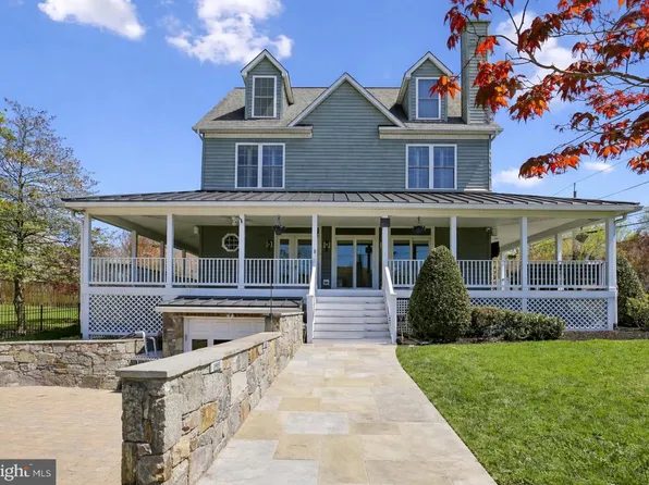 4557 Fairfield Dr, Bethesda, MD 20814