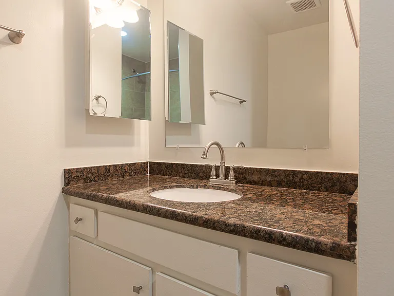 2320 Clark Ln #2 — Photo 17