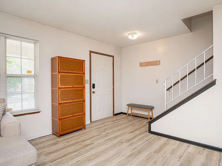 936 Camp St — Photo 8