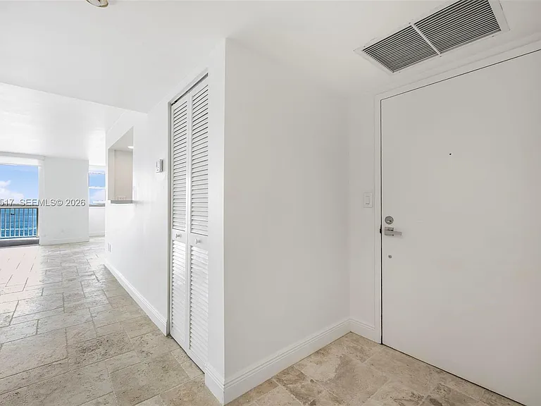 1420 Brickell Bay Dr #1401A — Photo 4