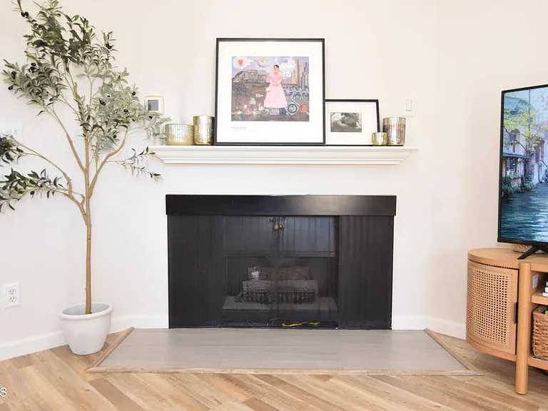 18550 Hatteras St #73 — Photo 5