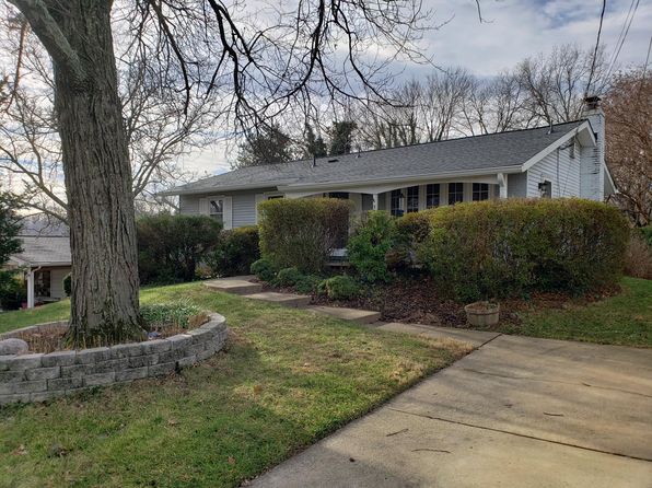 3615 Heritage Ln, Fairfax, VA 22030
