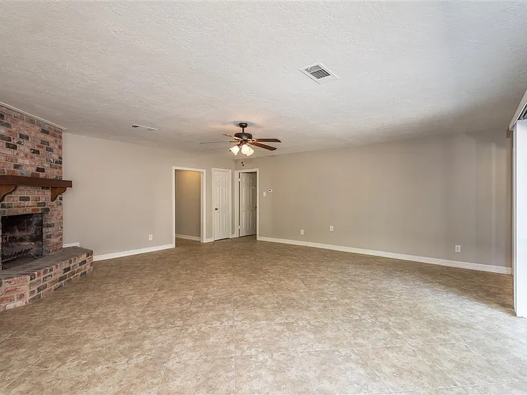 7403 Tall Pines Dr — Photo 6