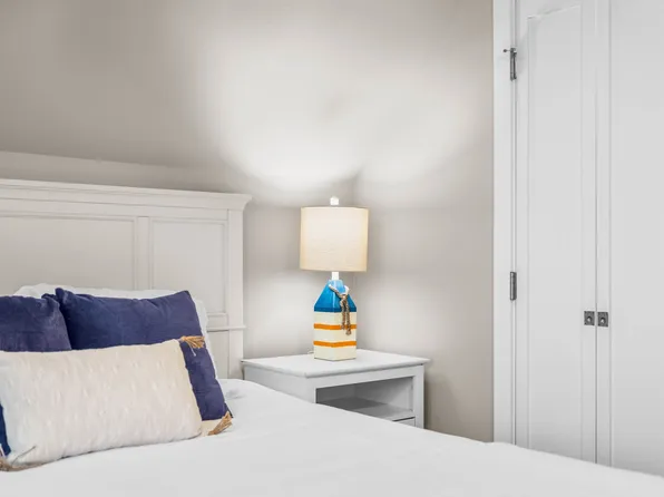 720 Seagirt Ct, San Diego, CA 92109