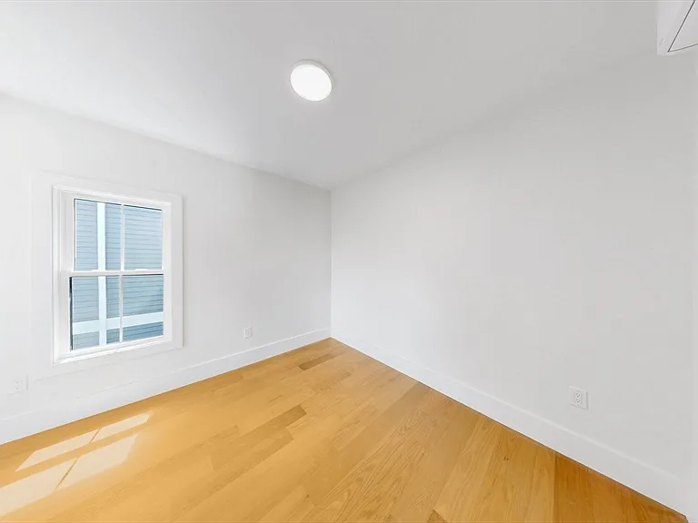 139 Sycamore St #B — Photo 6