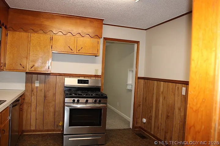 553 N 23rd West Ave — Photo 4