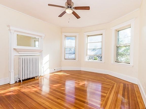2nd image of 24 Bellingham Ave Unit 5
