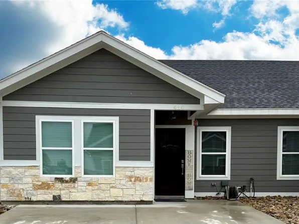 434-4 1/2 St, La Joya, TX 78560