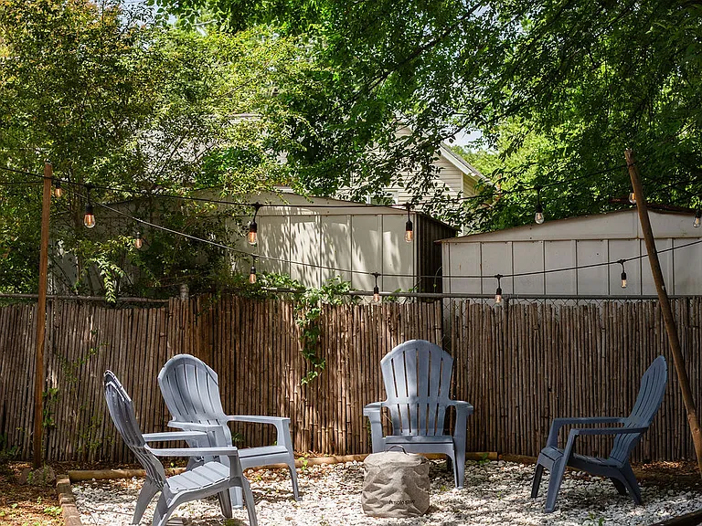 604 Snow St — Photo 32