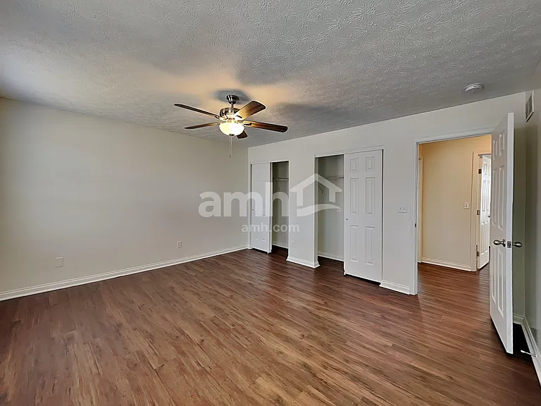 2159 Glenview Dr — Photo 11