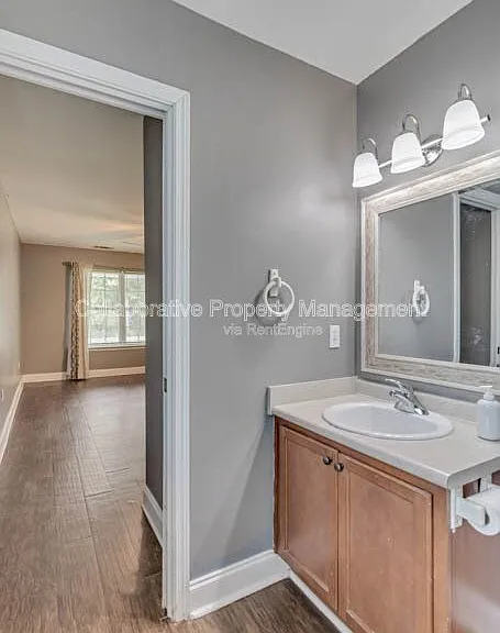 103 W Tietgen St — Photo 3