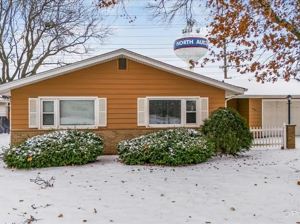 504 Princeton Dr, North Aurora, IL 60542