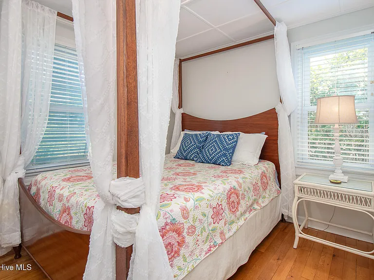 1534 Ann St — Photo 14