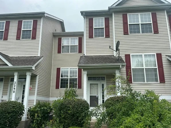 2300 Graystone Dr, Joliet, IL 60431