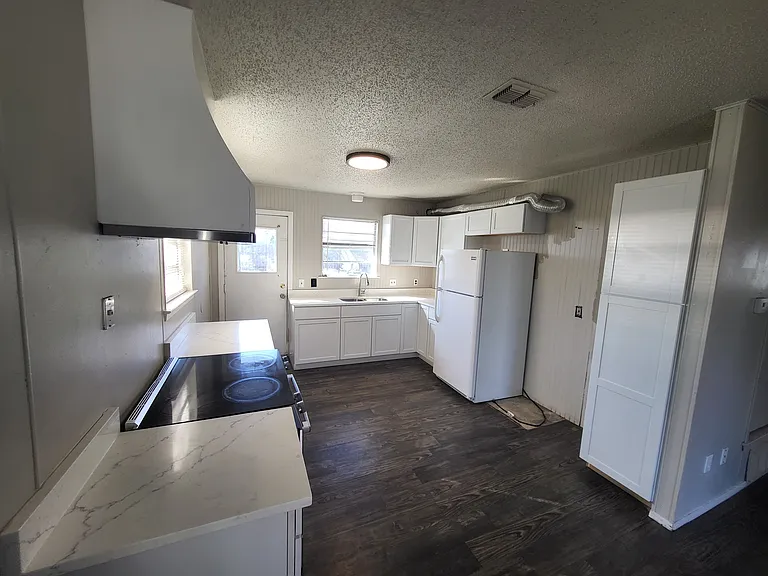 403 Wyeth St #A — Photo 8