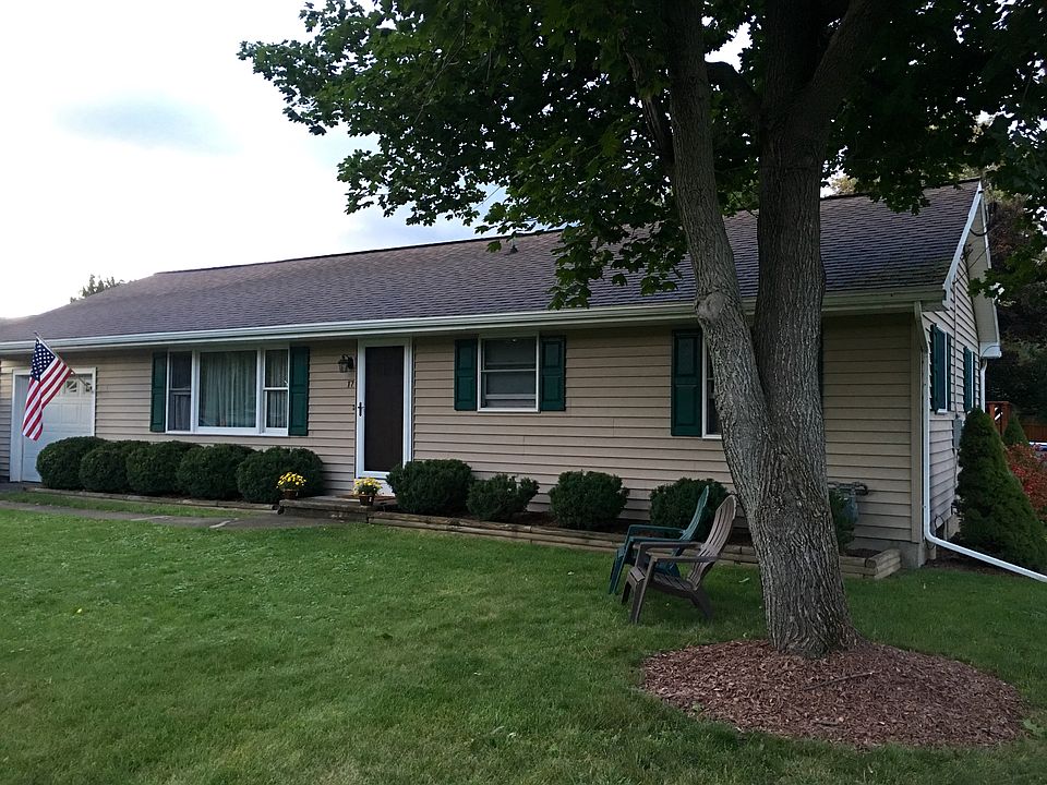 1st image of 17 Seneca Dr