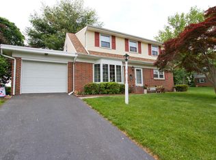 3261 Randy Rd, Lancaster, PA 17601
