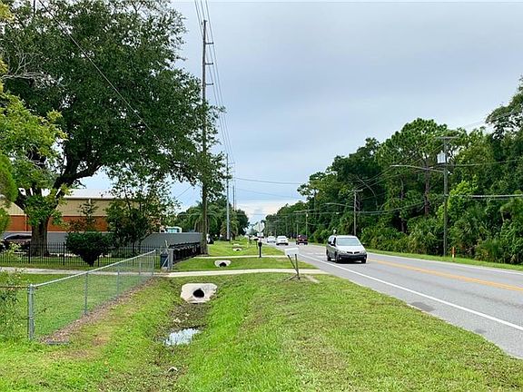 5th image of W Kennedy Blvd
