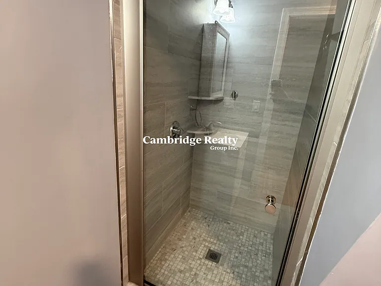 91 Munroe St #3R — Photo 5