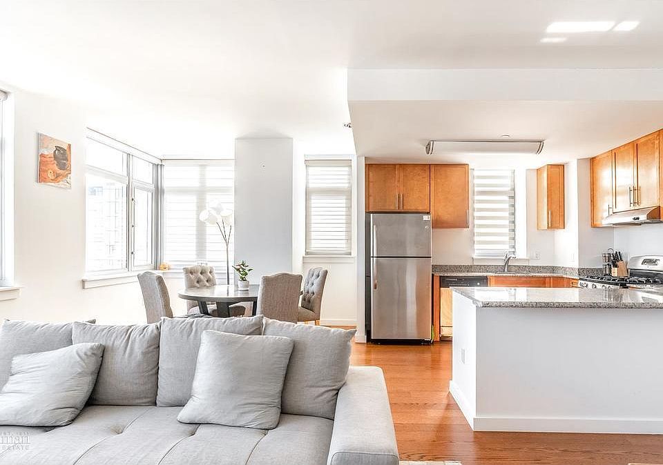 1st image of 4028 College Point Blvd Ph 216