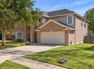 807 Yellowstone Dr, Taylor, TX 76574