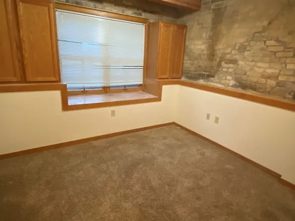 Belle Harbor offers one, two, and three bedroom lofts