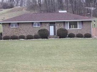 58 Amos Dr, New Cumberland, WV