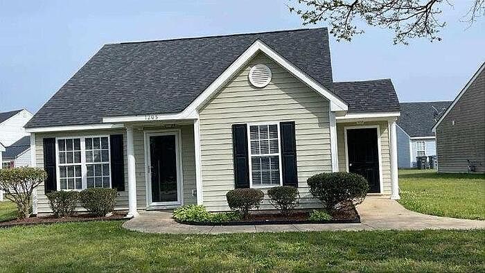 1st image of 1205 Centipede Dr