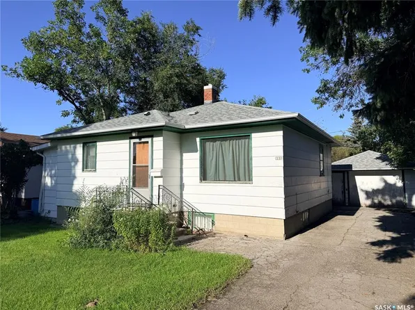 121 Empire ROAD, Assiniboia, SK S0H 0B0