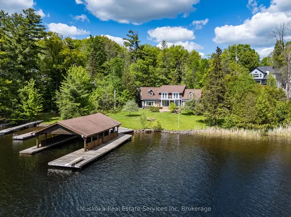 655 Farquhar St, Gravenhurst, ON P1P 1E3