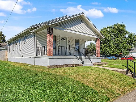 3rd image of 2909 Hazel Ave
