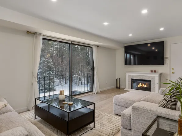 4 Brookside Drive #10, Exeter, NH 03833