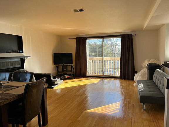 Living room & Dining room