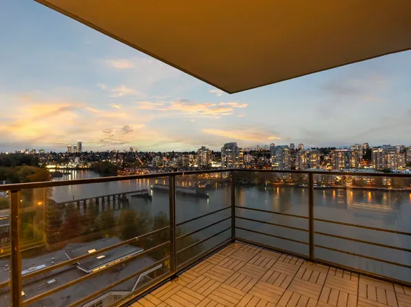 210 Salter St #1204, New Westminster, BC V3M 0J9
