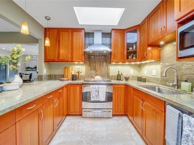 2933 Kahawai St, Honolulu, HI, 96822