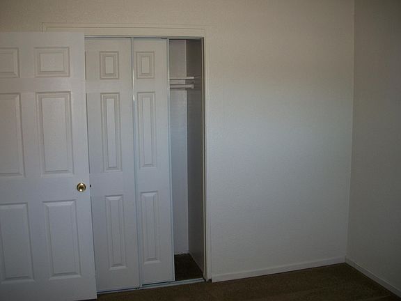 3rd image of 6080 Georgia Dr