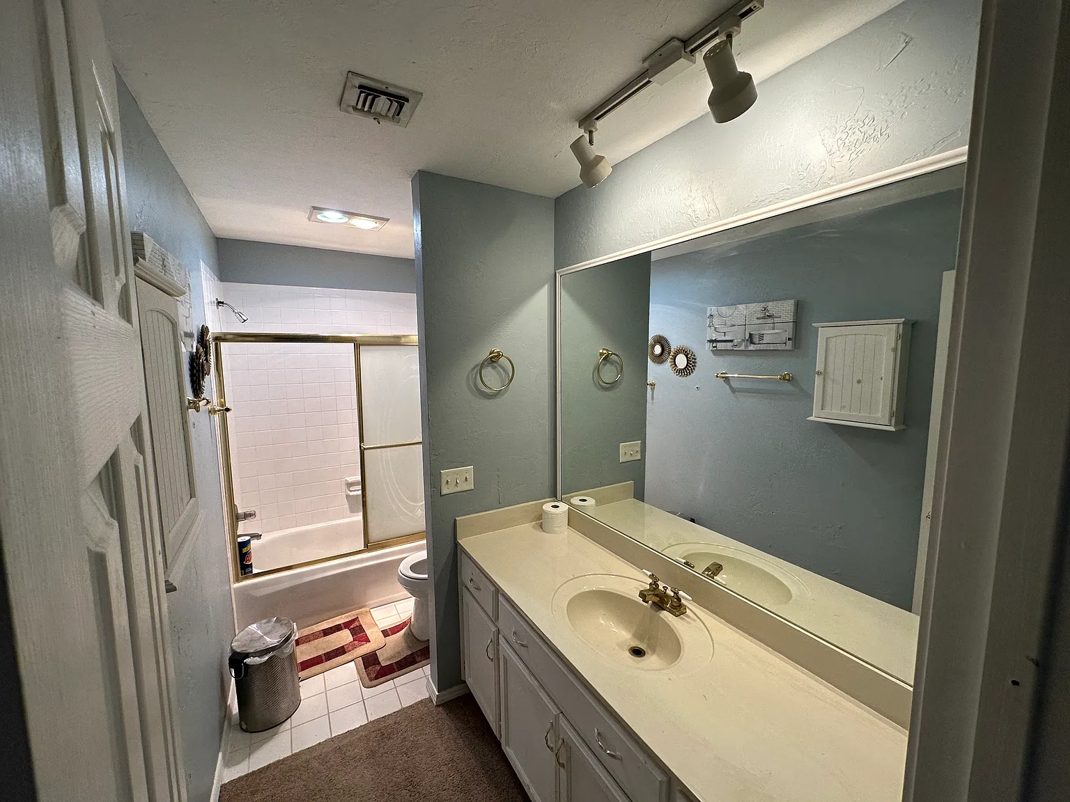 3 bed, 1731 sqft, $2,100 — Photo 3