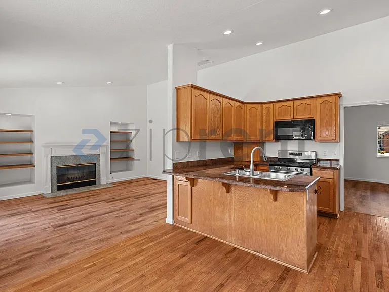 1425 Country Manor Dr — Photo 13