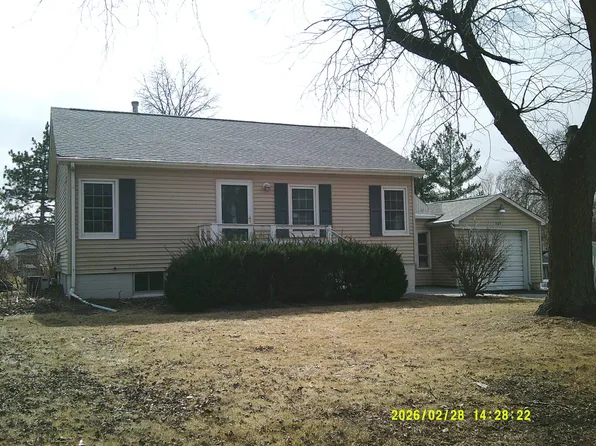 409 McKillop St, Lynn Center, IL 61262