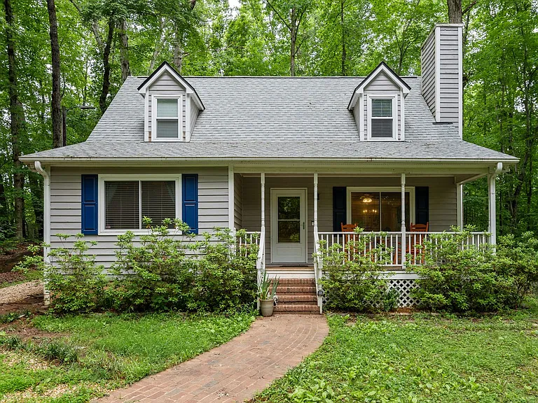 732 Phelps Rd — Photo 1