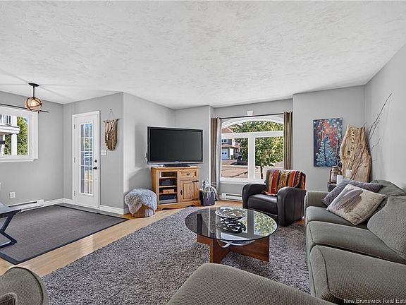 3rd image of 149 Royal Oaks Blvd