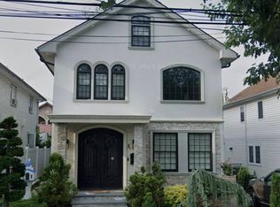 16207 12th Rd, Flushing, NY 11357