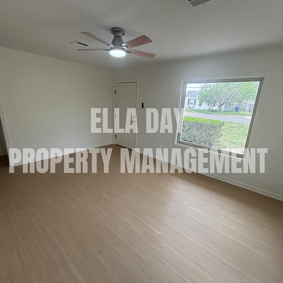 550 N Sheridan St — Photo 4