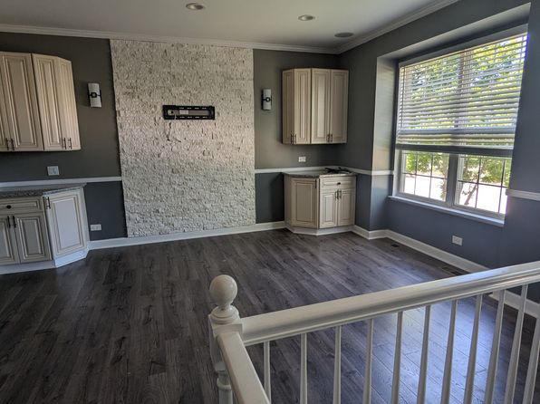 768 Lambert Ln