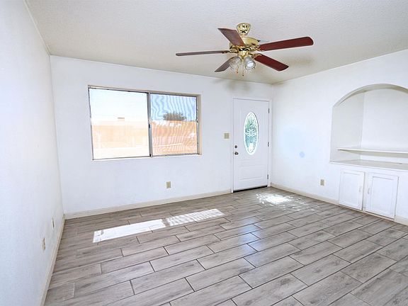 4th image of 720 N Gladiola Dr