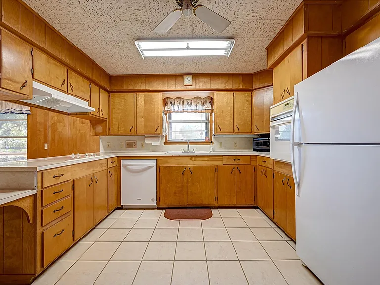 16711 Highway 90A — Photo 10