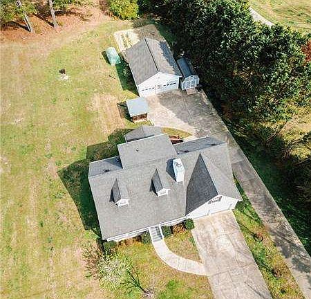 2nd image of 609 Pool Rd