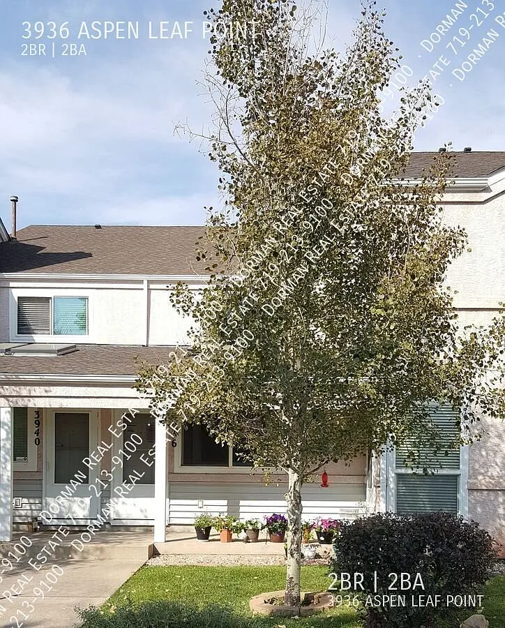 Bright 2-bedroom Townhome off Austin Bluffs & Academy — Photo 1