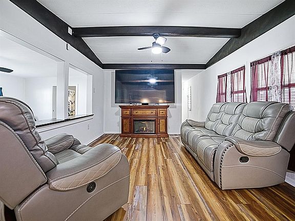 2nd image of 211 Rue De Paresse